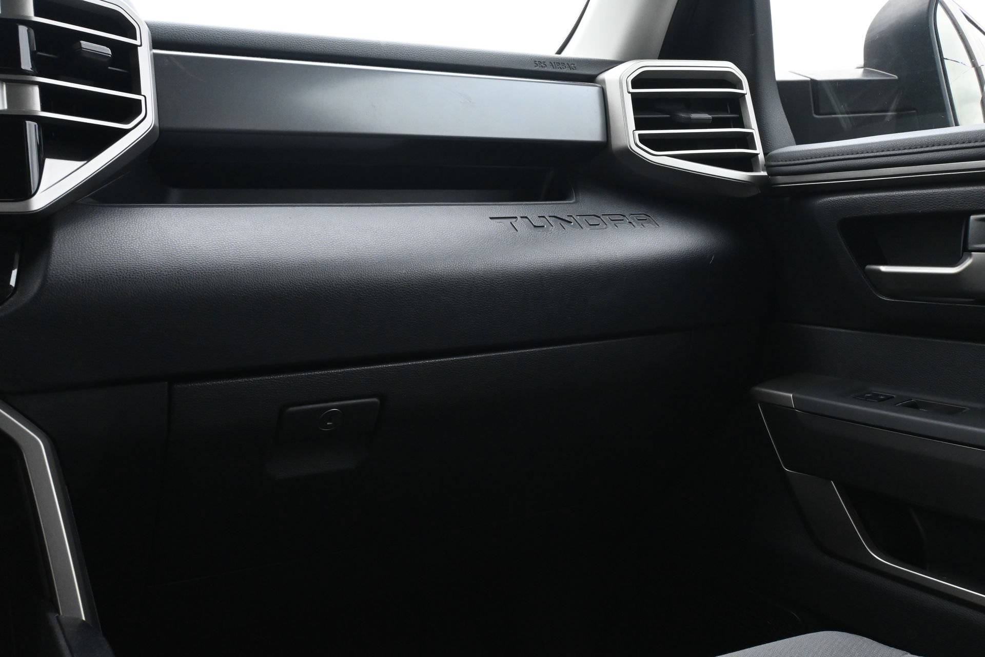 Used 2022 Toyota Tundra SR5 AWD/4WD image 9