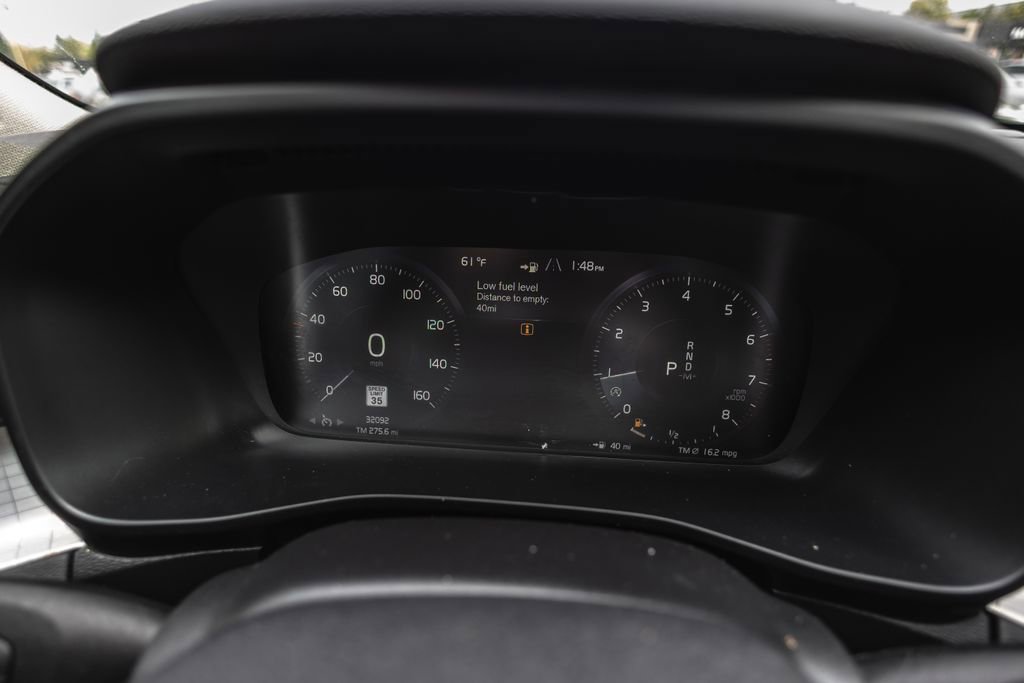 Used 2019 Volvo XC40 T5 Momentum AWD/4WD image 12