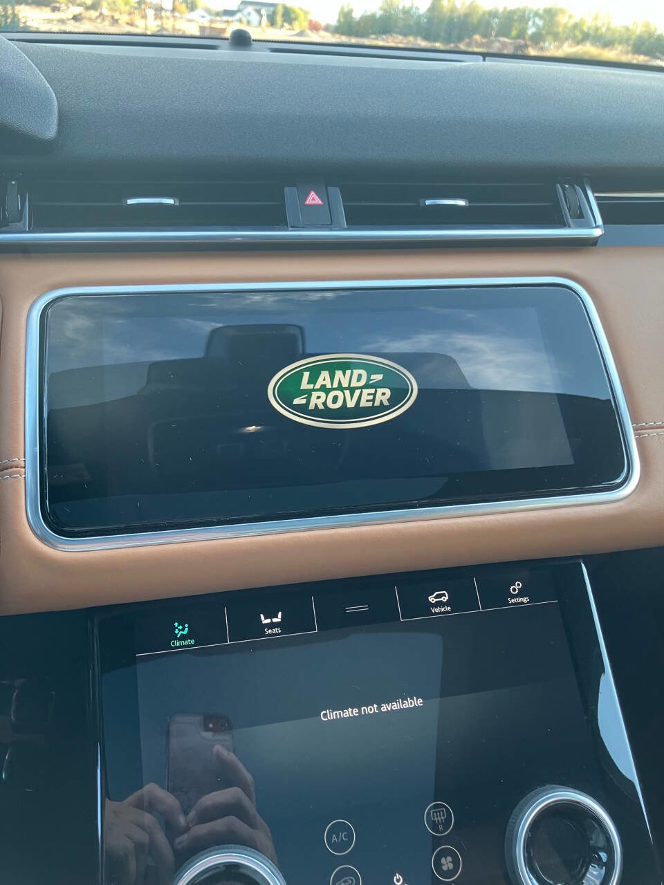 Used 2018 Land Rover Range Rover Velar R-Dynamic HSE image 9