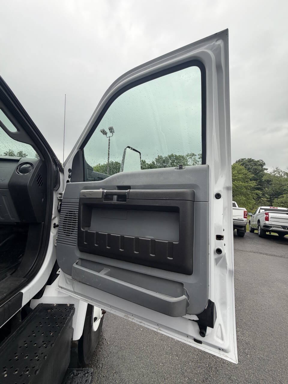Used 2017 Ford F650 2WD SuperCab Super Duty image 44