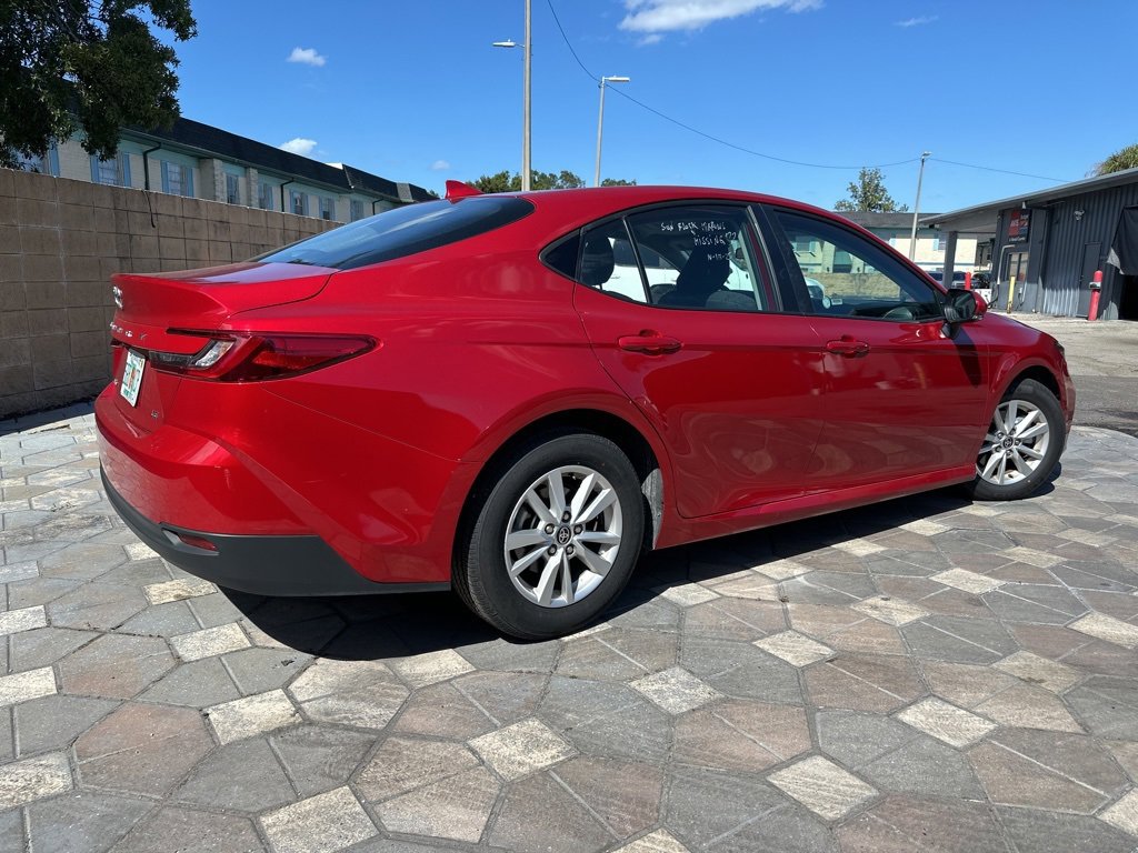 Used 2025 Toyota Camry LE image 5