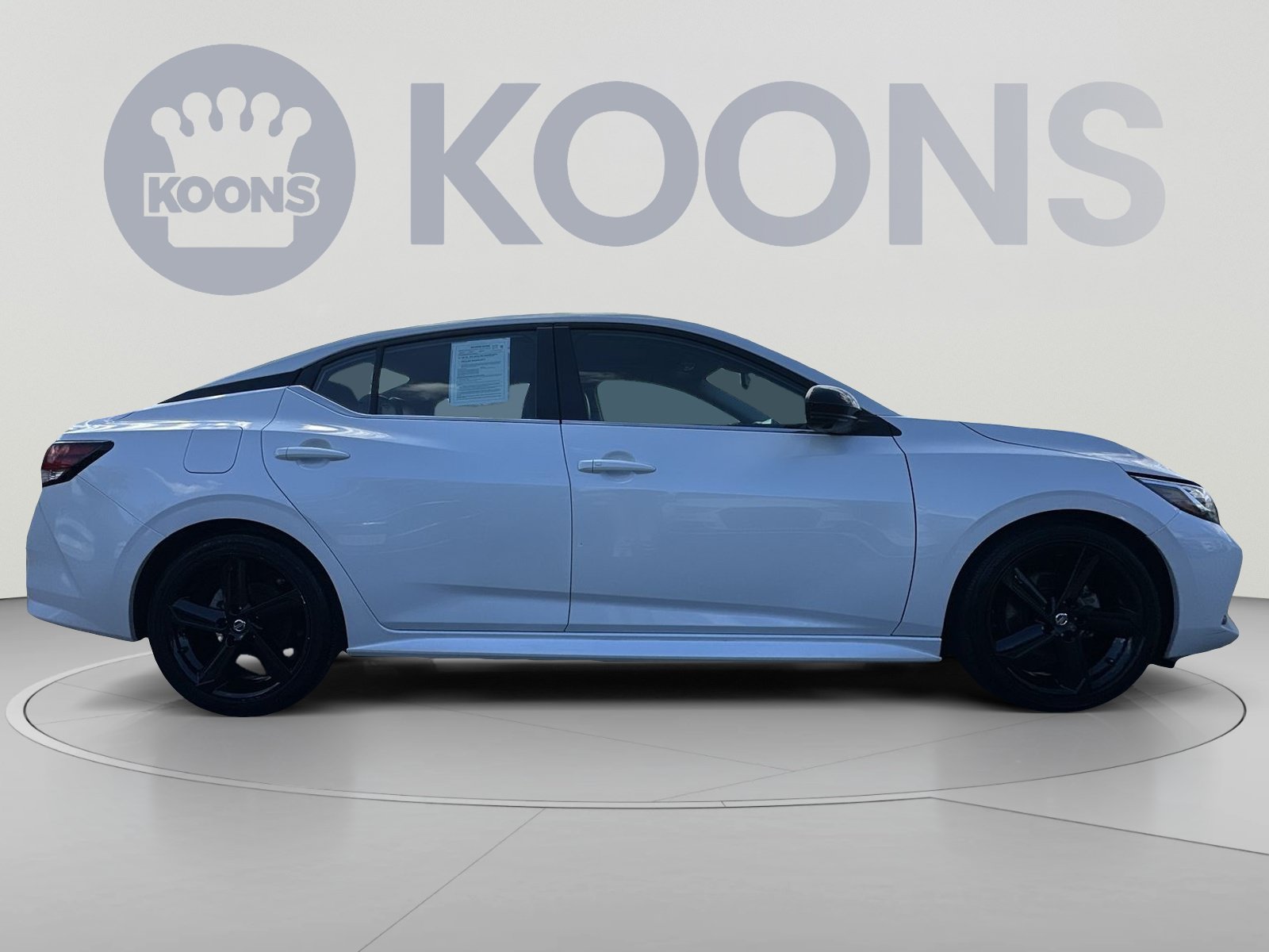 Used 2023 Nissan Sentra SR w/ SR Premium Package FWD image 12