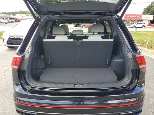Certified 2024 Volkswagen Tiguan SE R-Line FWD image 14