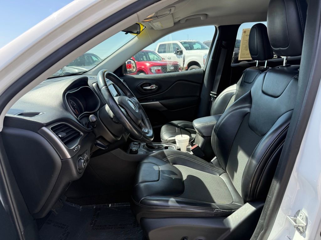 Used 2019 Jeep Cherokee Latitude Plus image 5