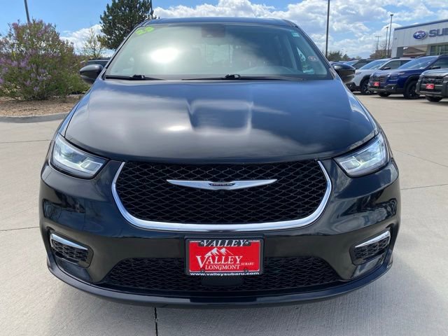 Used 2023 Chrysler Pacifica Touring-L image 8