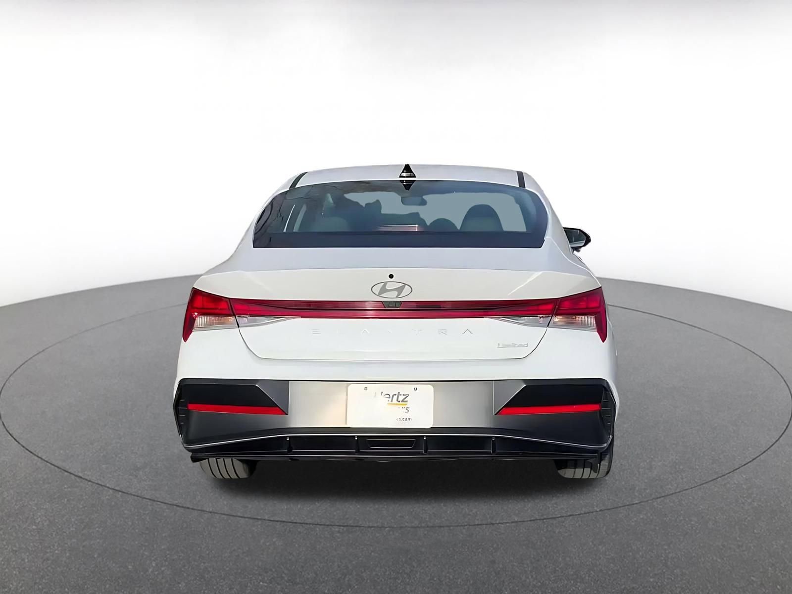 Used 2025 Hyundai Elantra Limited image 12