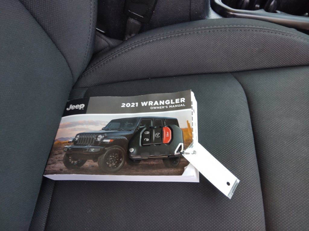 Used 2021 Jeep Wrangler Unlimited Sport AWD/4WD image 34