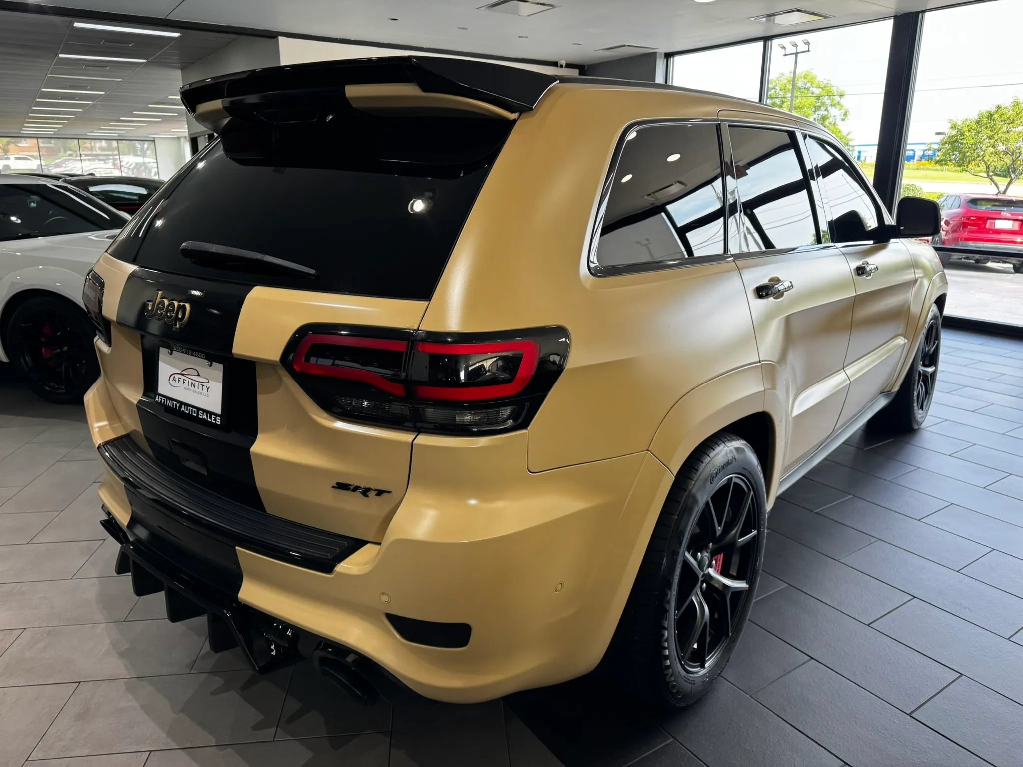 Used 2018 Jeep Grand Cherokee SRT AWD/4WD image 5