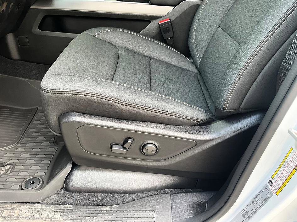 New 2026 RAM 1500 Big Horn w/ Night Edition AWD/4WD image 15