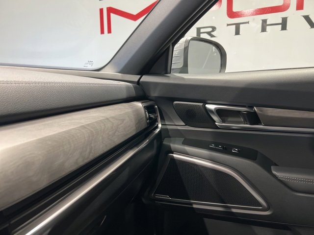 Used 2025 Kia Telluride AWD image 26