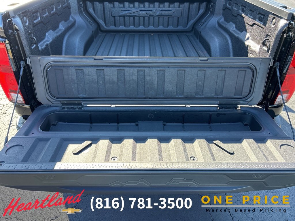 Used 2024 Chevrolet Colorado ZR2 w/ ZR2 Convenience Package III image 53