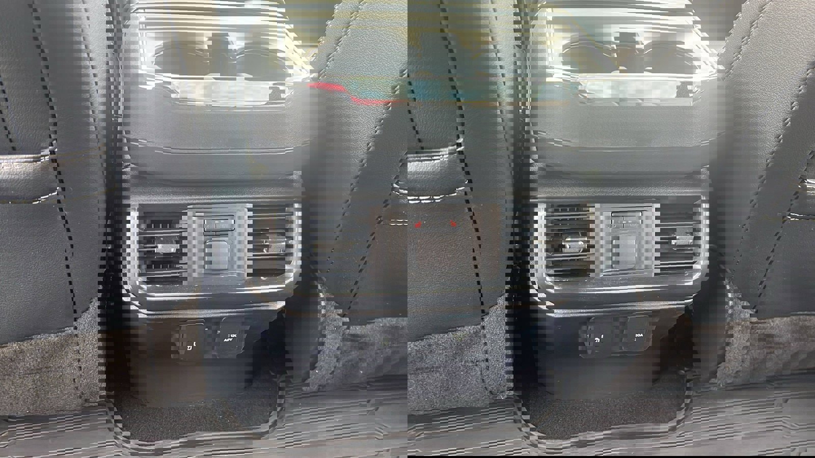 Used 2023 Ford F150 Lariat w/ Equipment Group 502A High image 32