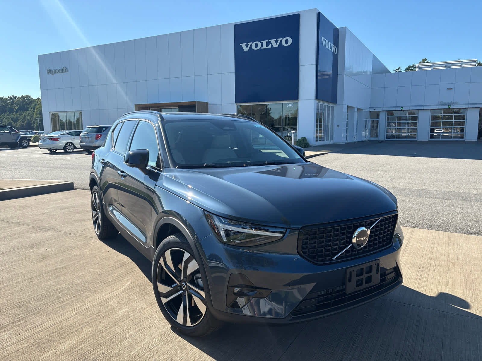 New 2026 Volvo XC40 B5 Ultra w/ Protection Package Premier image 2