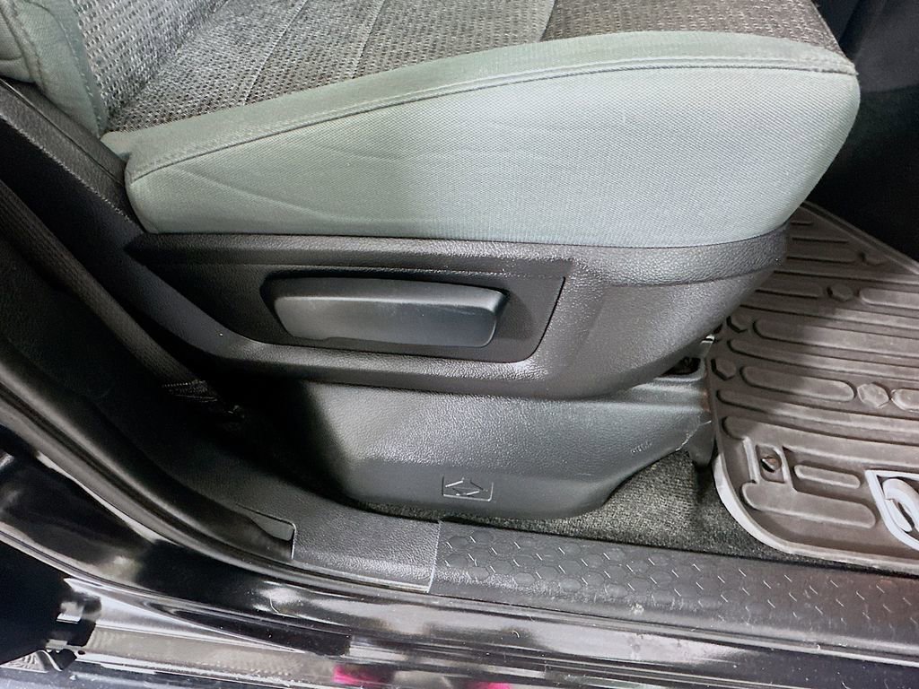 Used 2015 RAM 1500 Big Horn image 24