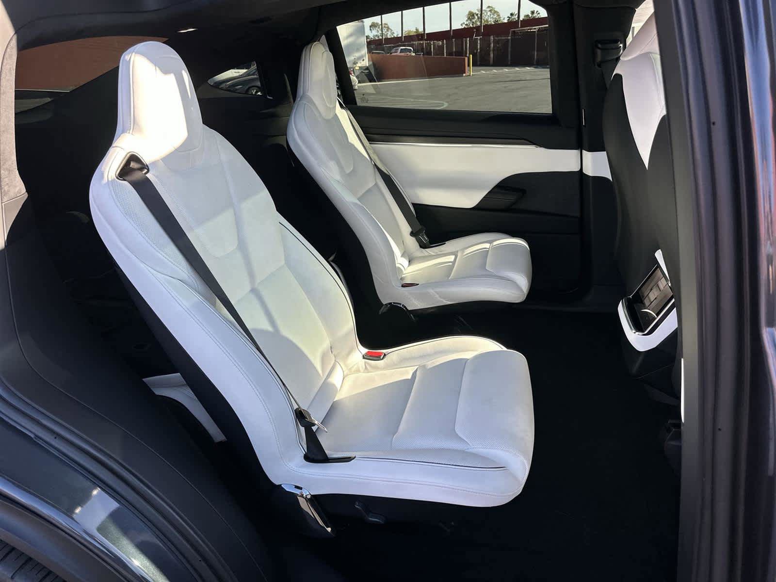 Used 2023 Tesla Model X Plaid image 13