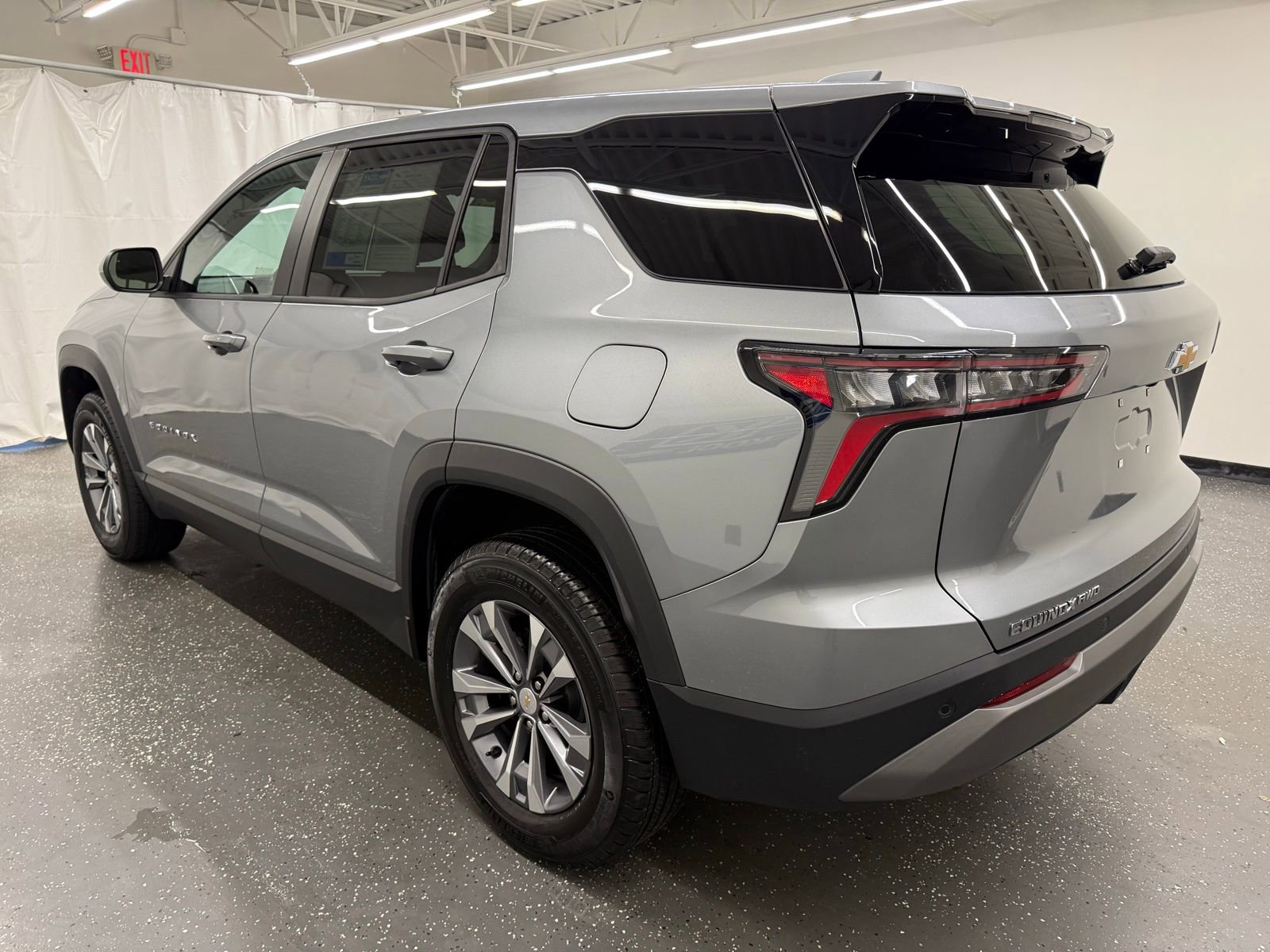 Used 2026 Chevrolet Equinox LT image 3