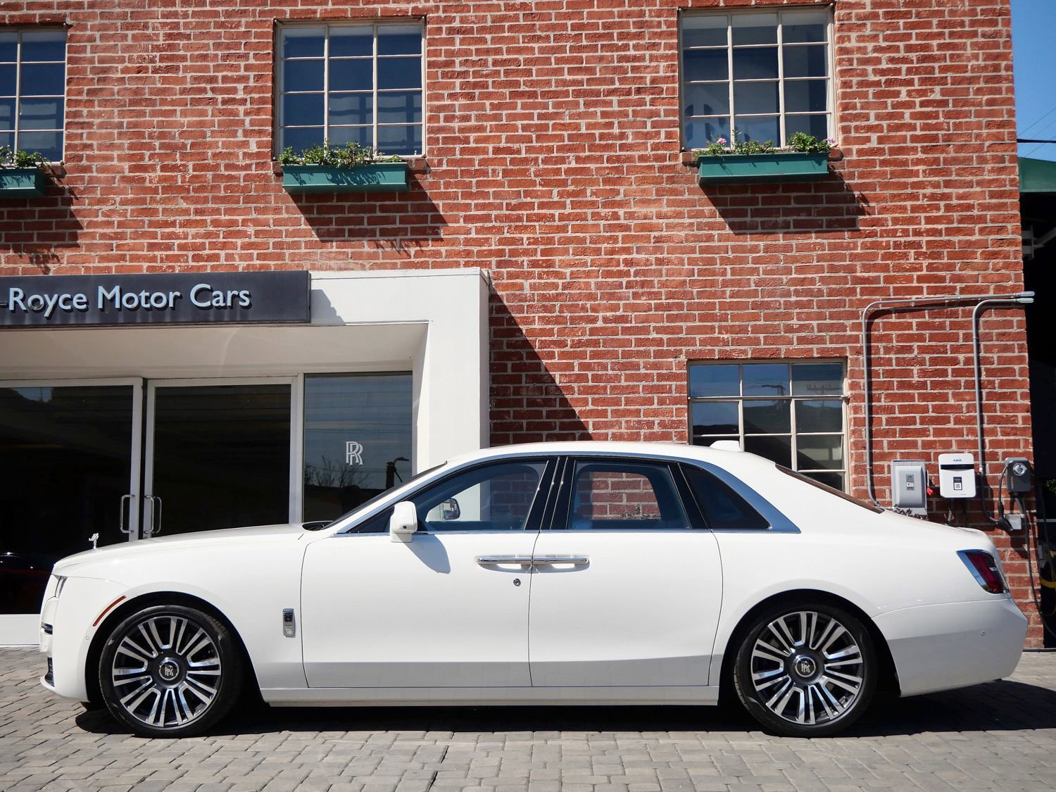 Certified 2022 Rolls-Royce Ghost w/ Ghost Package image 3