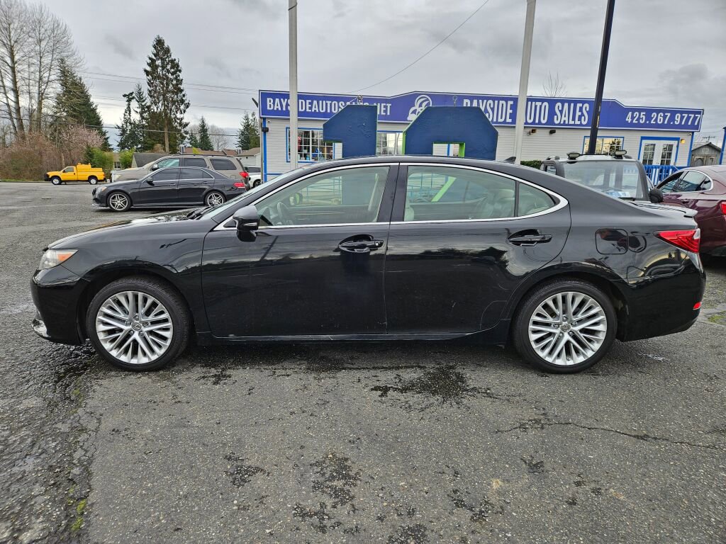 Used 2013 Lexus ES 350 w/ Luxury Pkg image 2