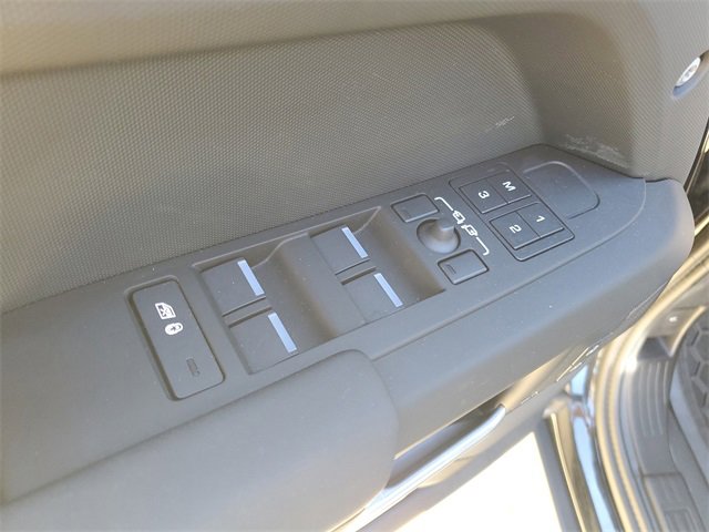 Used 2025 Land Rover Defender 110 S image 14