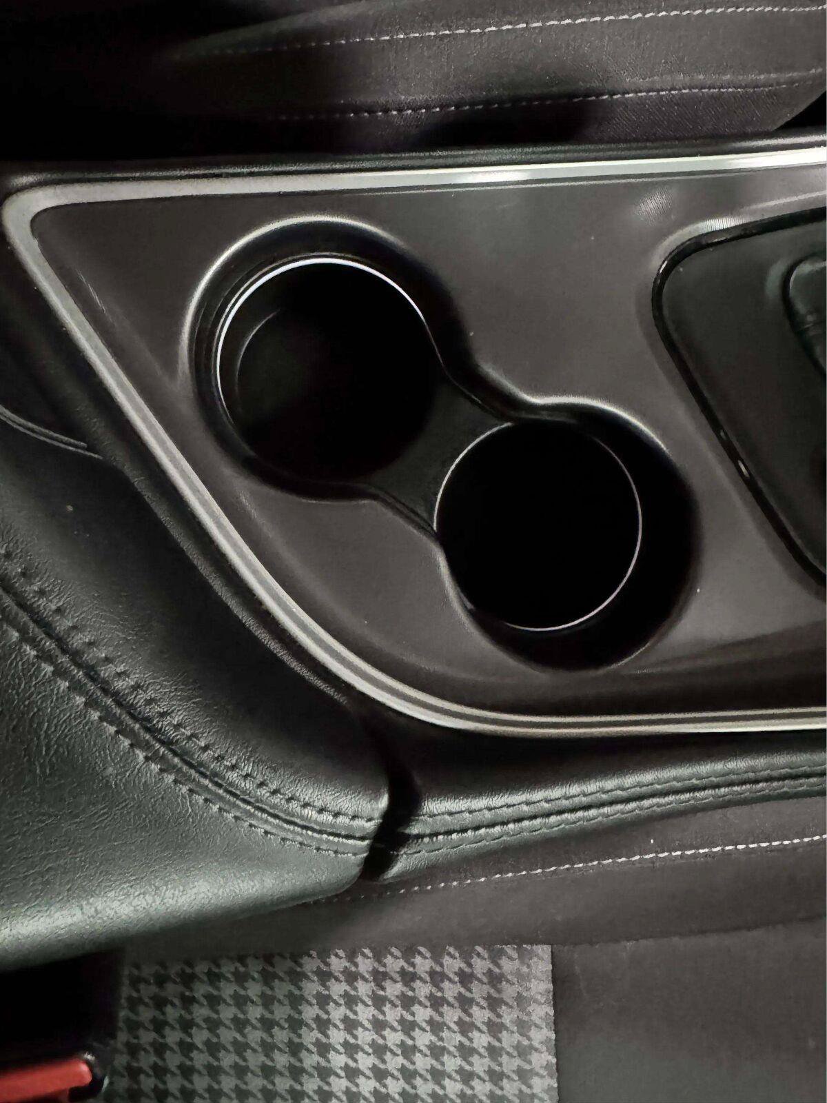 Used 2022 Dodge Challenger GT w/ Blacktop Package RWD image 34