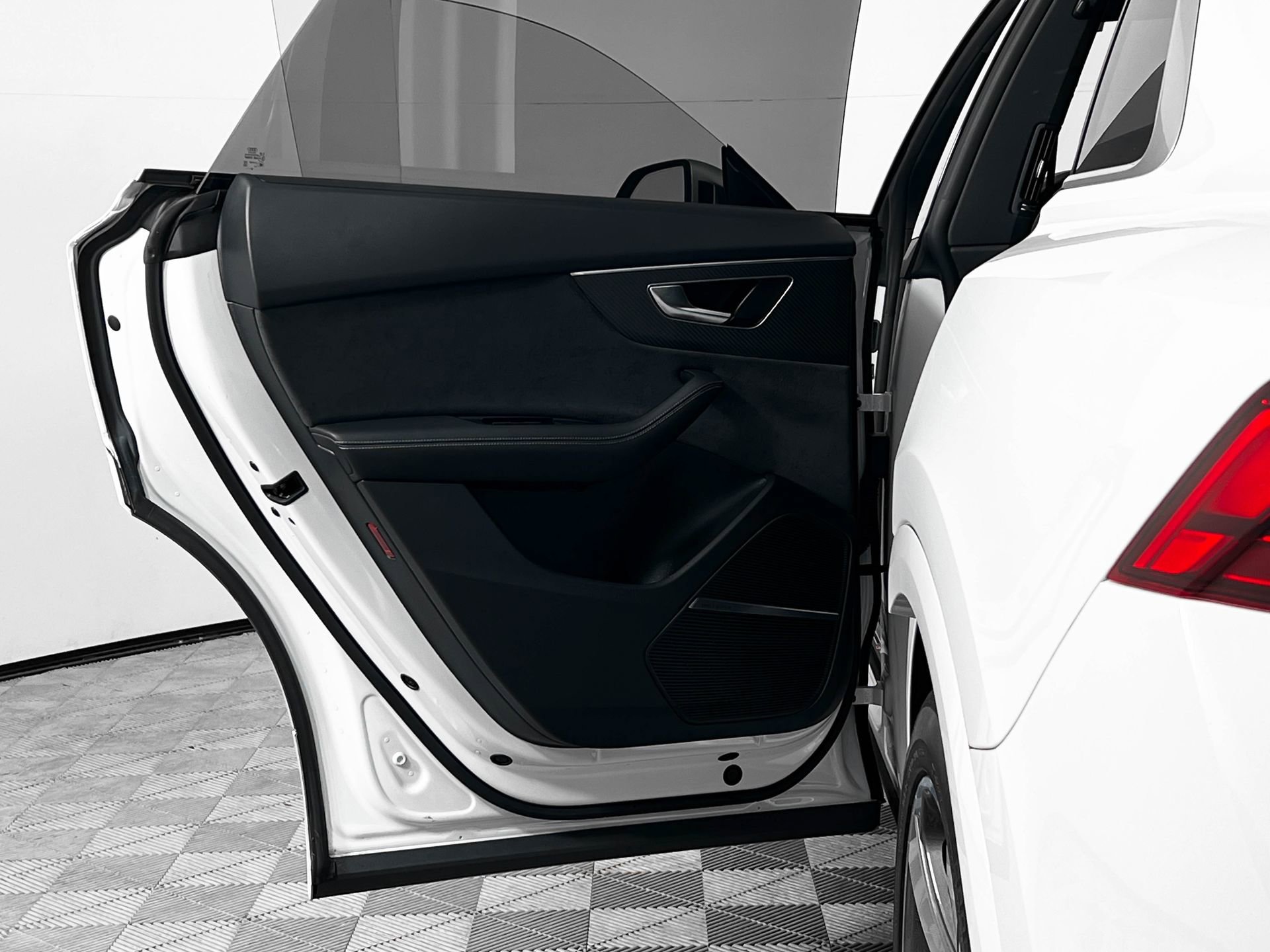 Certified 2024 Audi SQ8 Prestige image 17