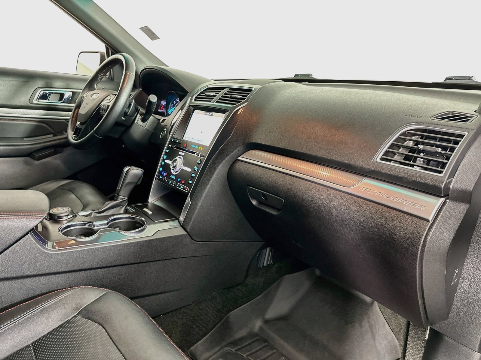 Used 2017 Ford Explorer Sport w/ Equipment Group 401A AWD/4WD image 31