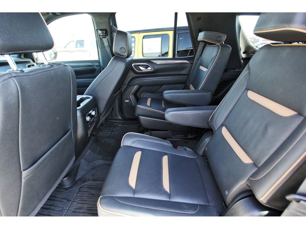 Used 2024 GMC Yukon AT4 w/ Technology Package image 7