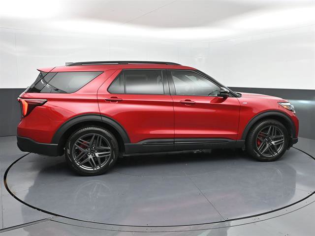 Used 2025 Ford Explorer ST-Line w/ Premium Package RWD image 30