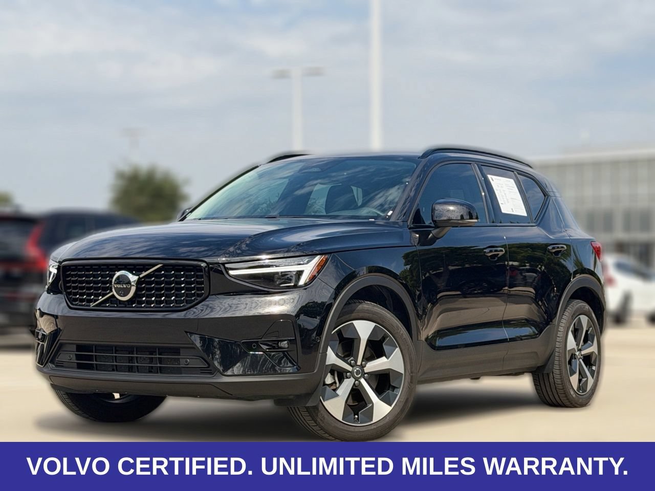 Certified 2026 Volvo XC40 B5 Plus AWD/4WD image 8