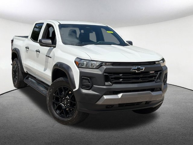 Used 2024 Chevrolet Colorado Trail Boss w/ LPO, Dark Essentials Package AWD/4WD image 13