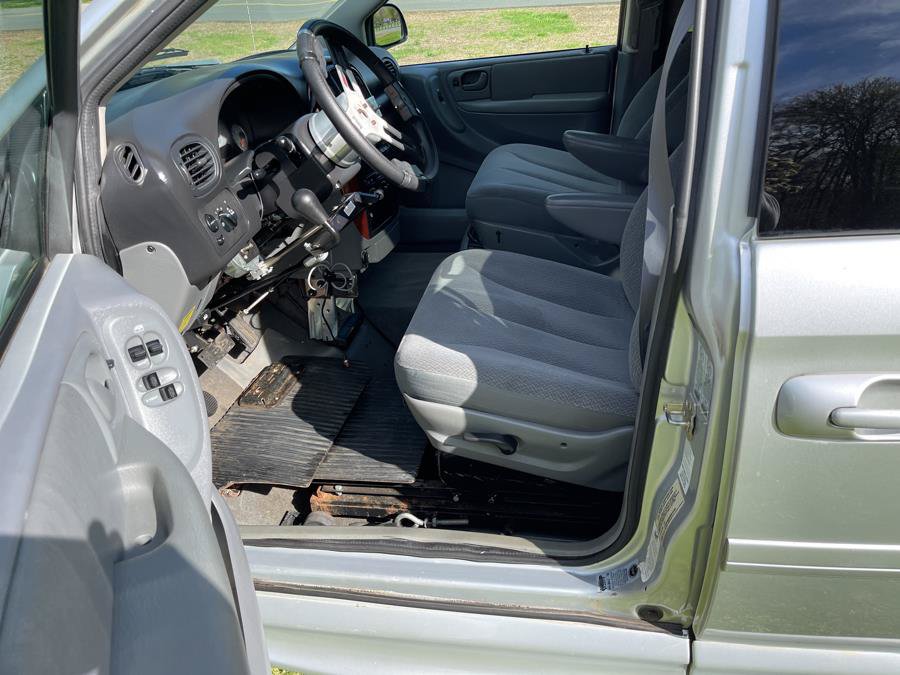 Used 2005 Chrysler Town & Country LX w/ Popular Equipment Group II FWD image 25