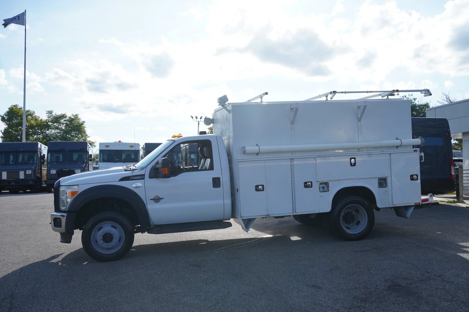 Used 2016 Ford F550 4x4 Regular Cab Super Duty image 7