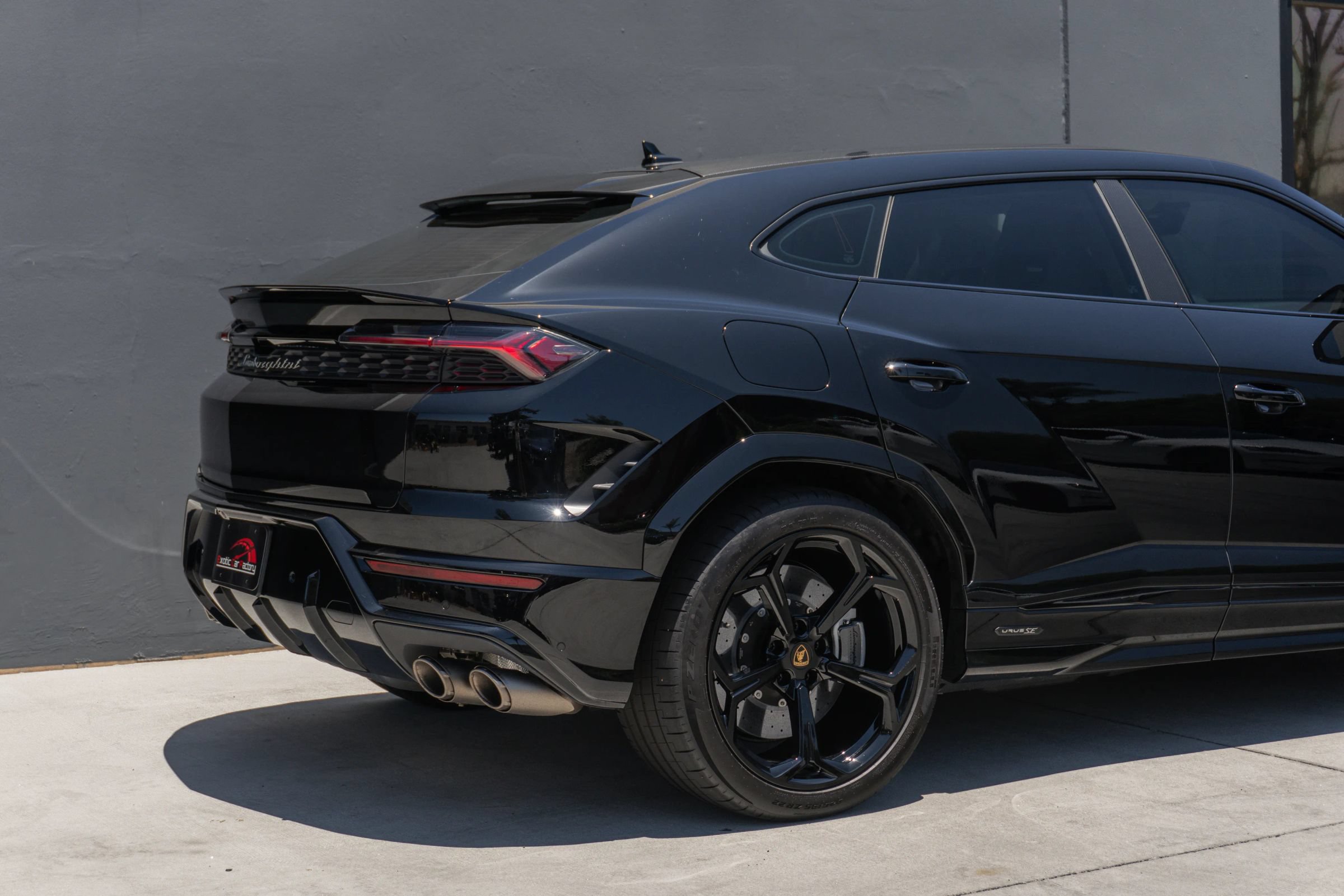 Used 2026 Lamborghini Urus SE AWD/4WD image 36