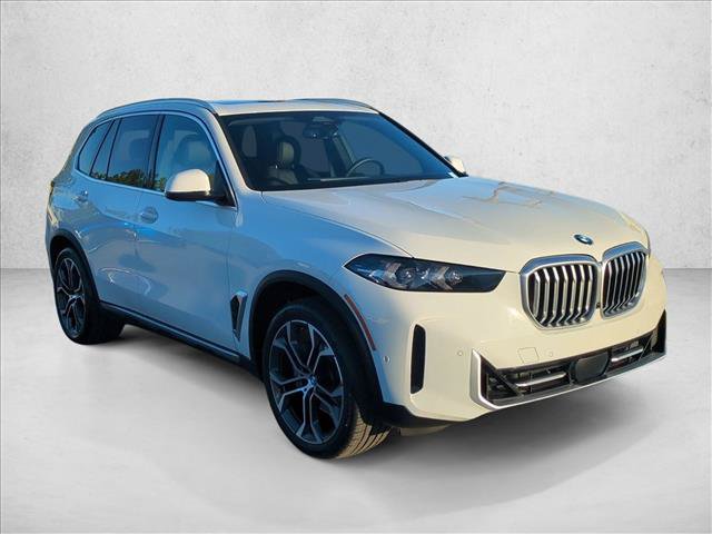 Used 2024 BMW X5 xDrive40i AWD/4WD image 3