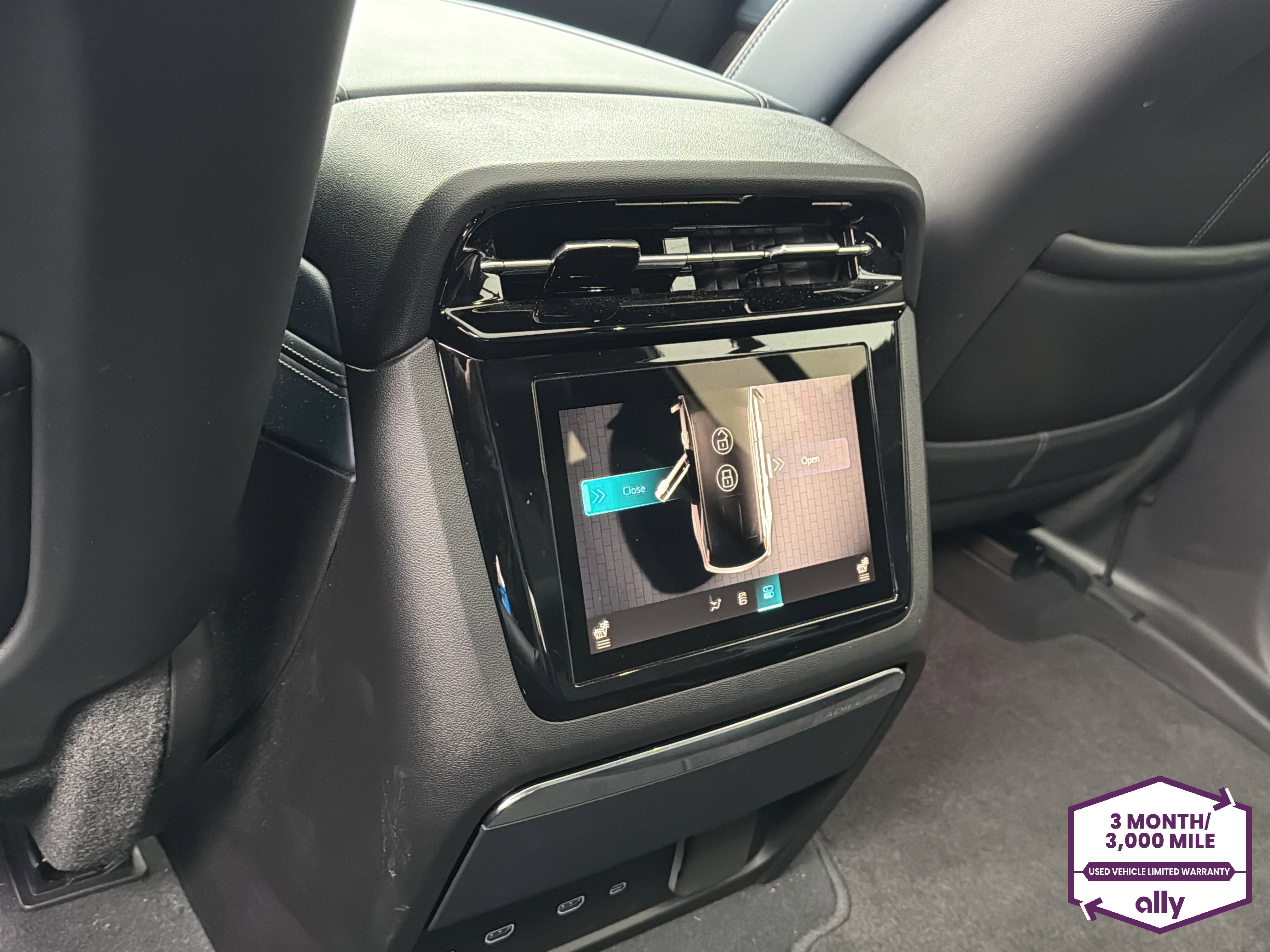 Used 2025 Cadillac Escalade IQ Sport 2 w/ LPO, ONYX Package image 13