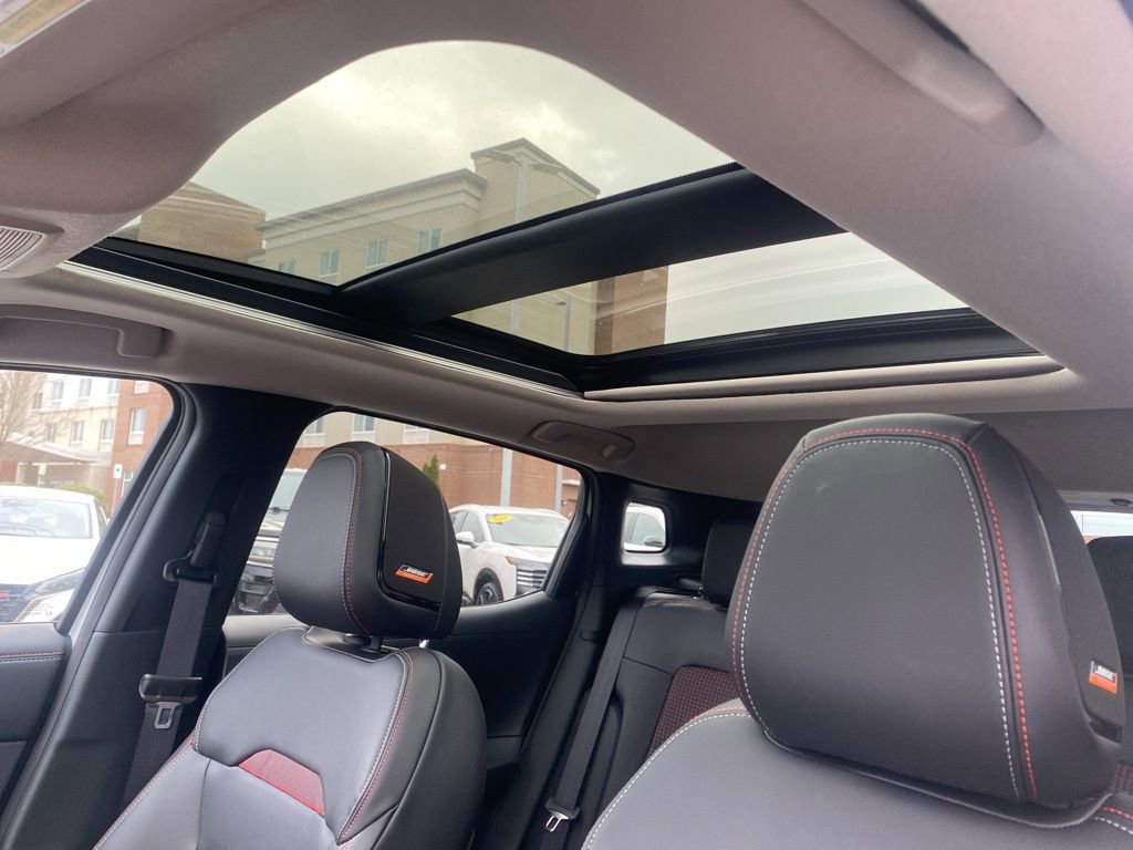 New 2026 Nissan Kicks SR w/ SR Premium Package FWD image 16