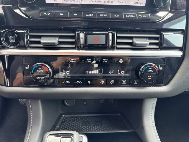 Used 2025 Nissan Pathfinder SL AWD/4WD image 18