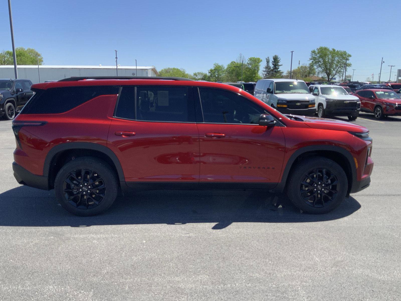 Used 2025 Chevrolet Traverse LT w/ Midnight/Sport Edition AWD/4WD image 15