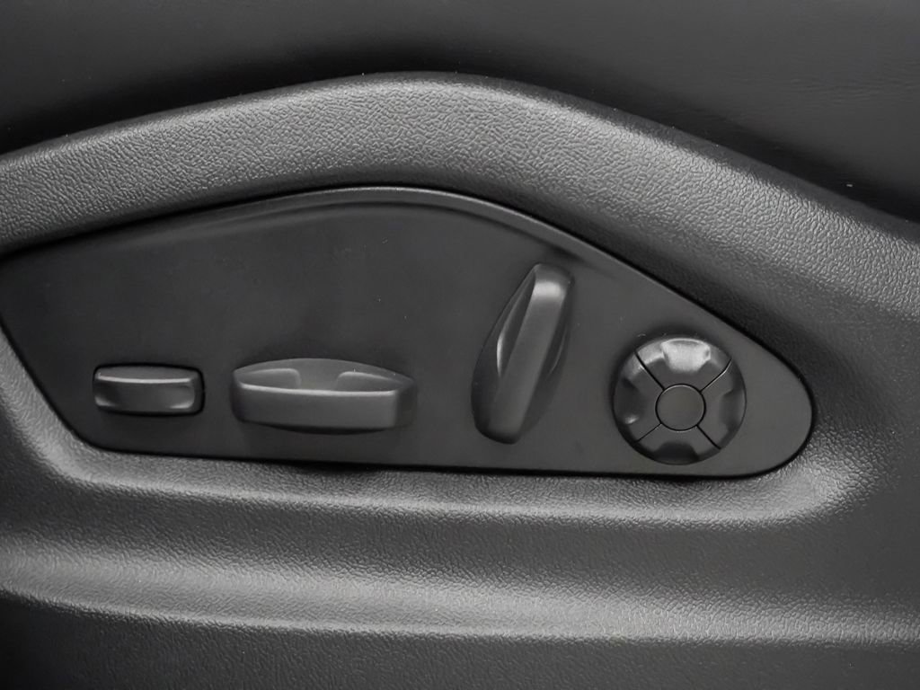 Used 2025 Porsche Cayenne Coupe AWD/4WD image 24