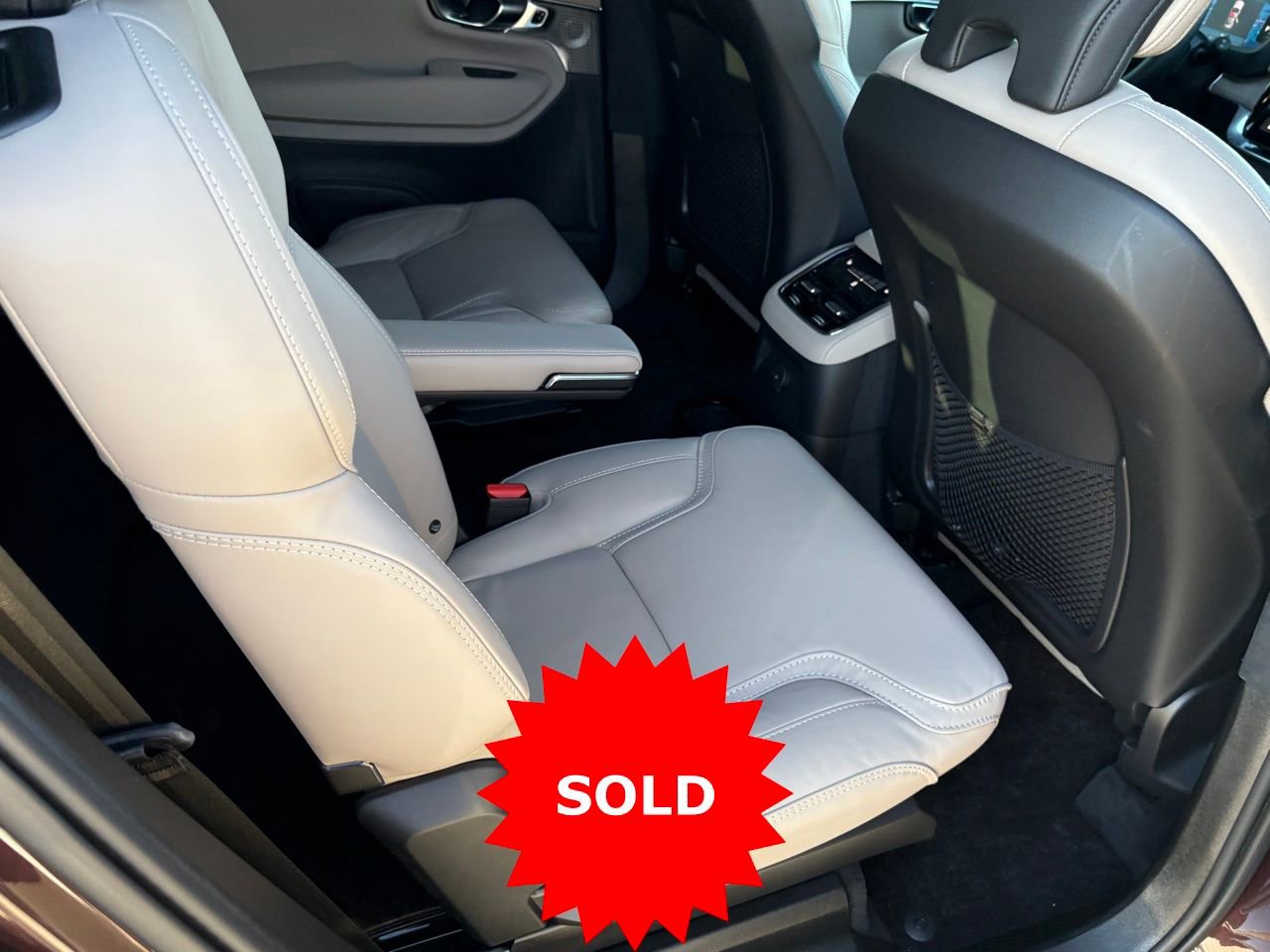Certified 2025 Volvo XC90 T8 Ultra w/ Lounge Package image 33