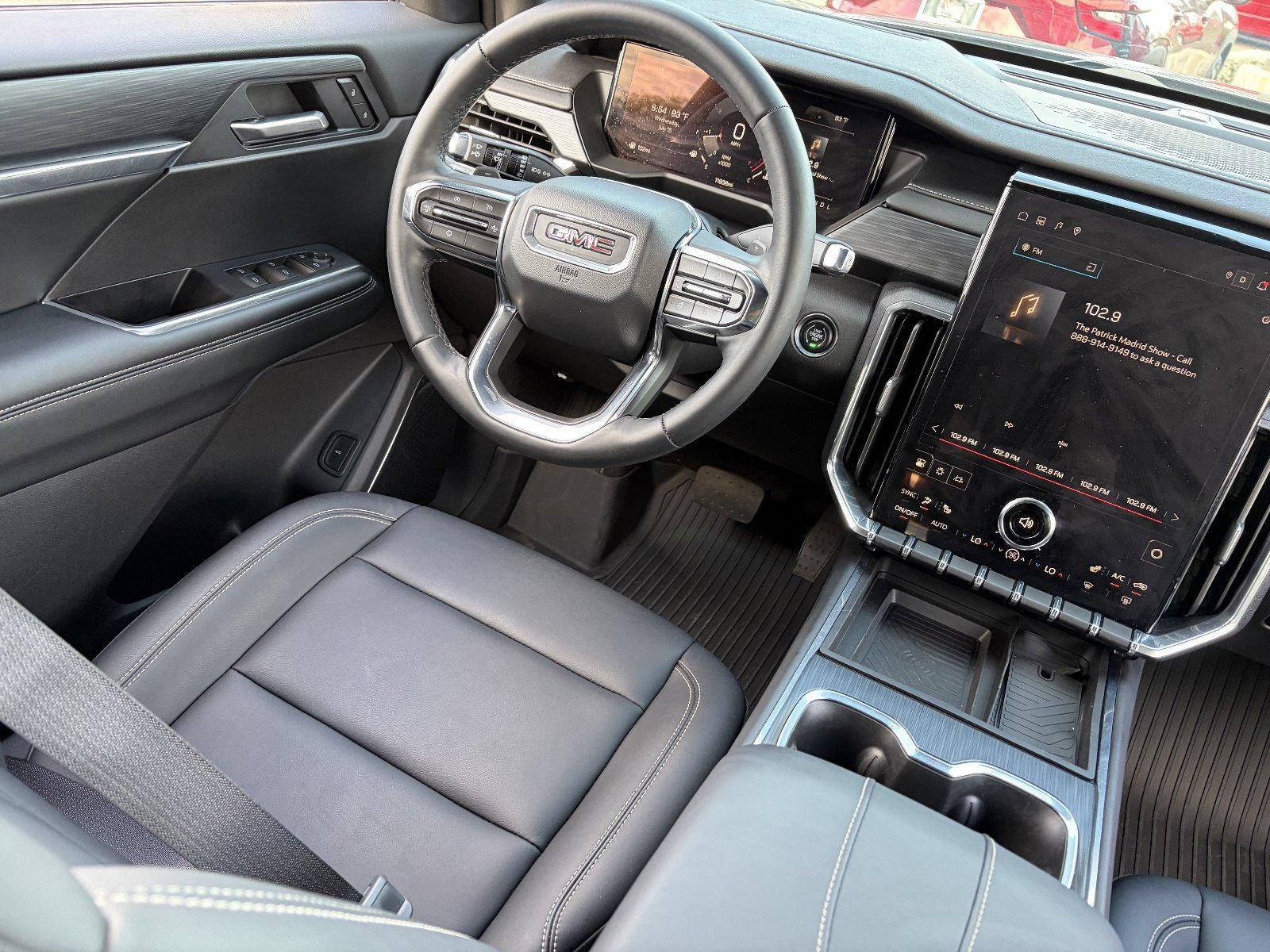 Certified 2025 GMC Acadia Elevation w/ Elevation Premium Package FWD image 16