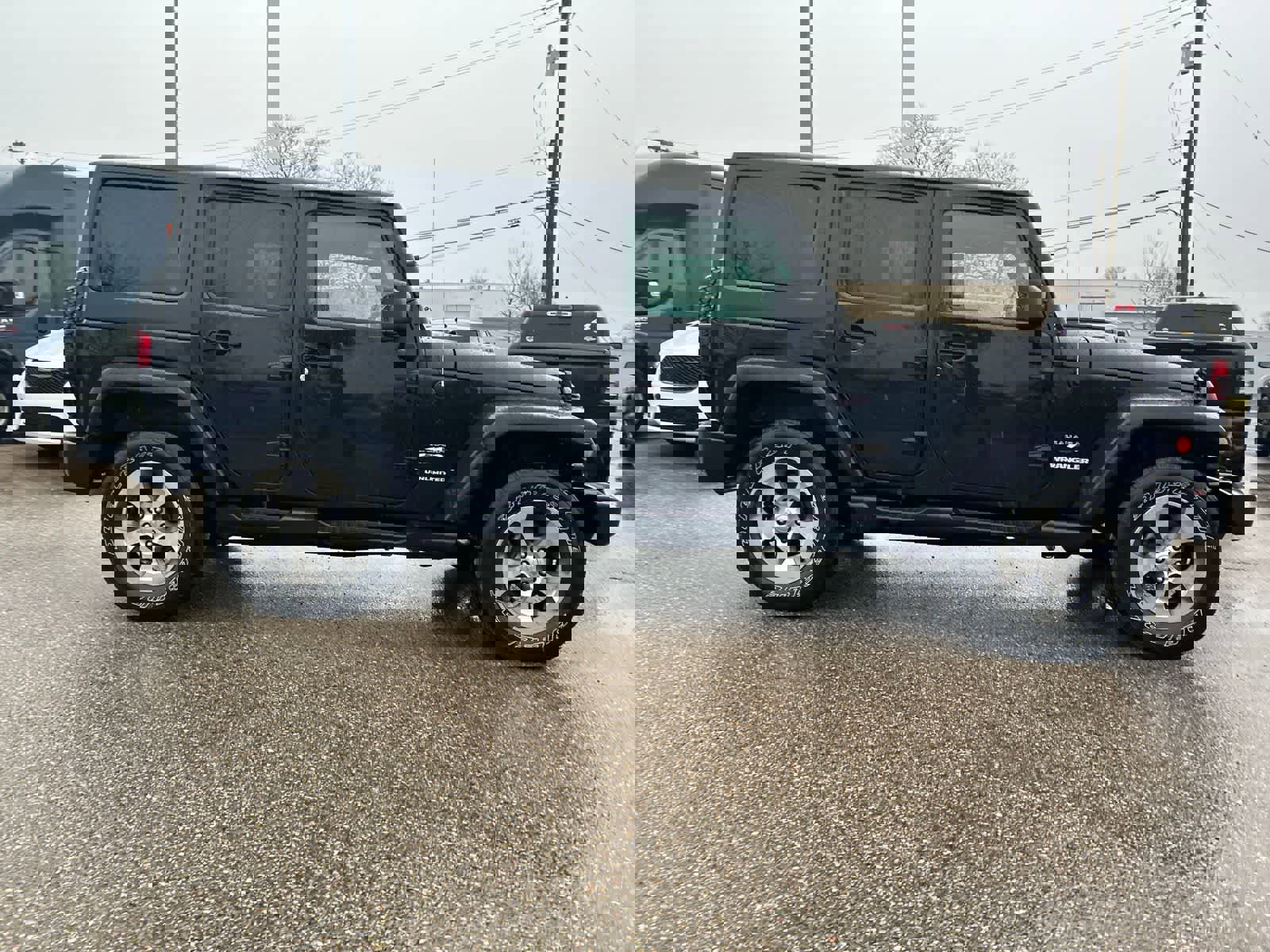 Certified 2017 Jeep Wrangler Unlimited Sahara w/ Connectivity Group image 12