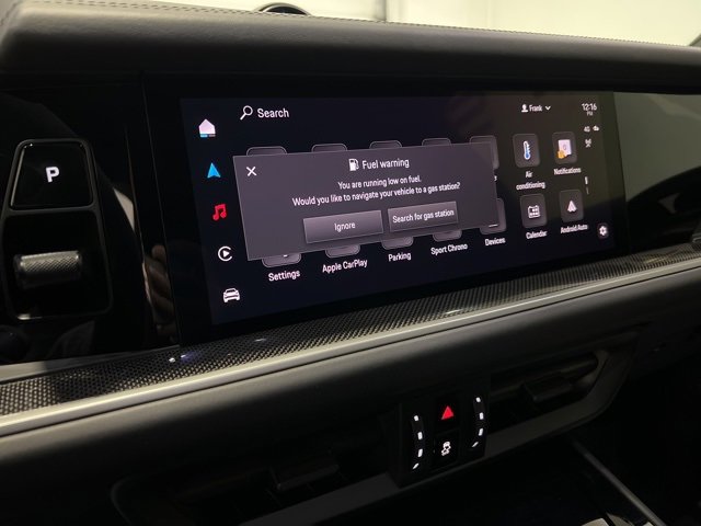 Used 2024 Porsche Cayenne Coupe image 40