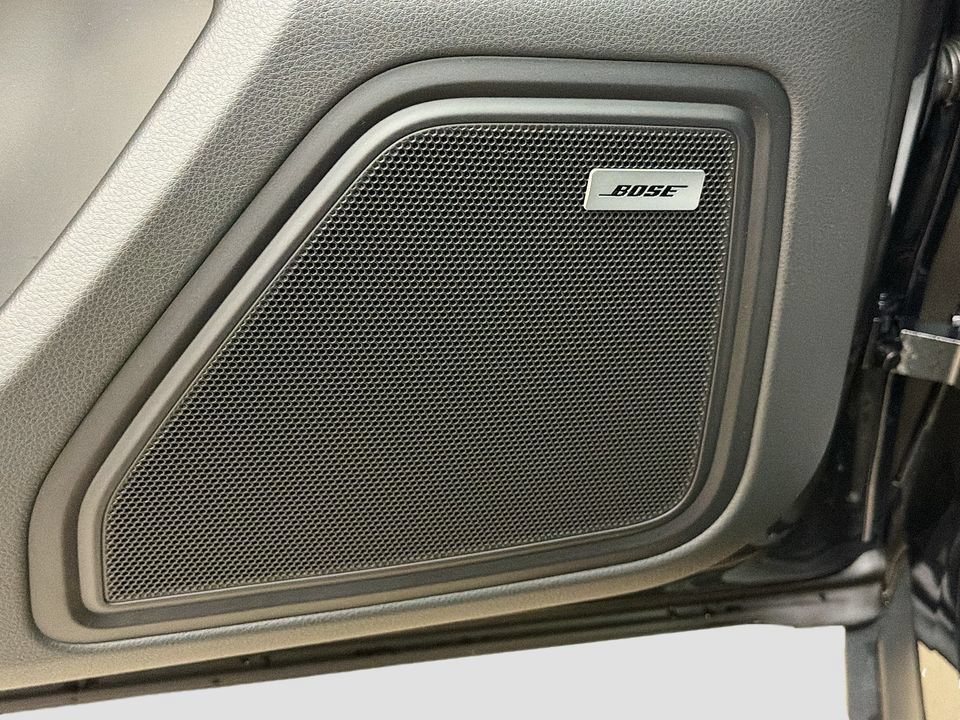 New 2026 Porsche Macan AWD/4WD image 21