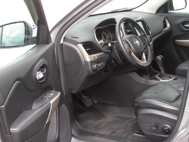 Used 2018 Jeep Cherokee Limited FWD image 9