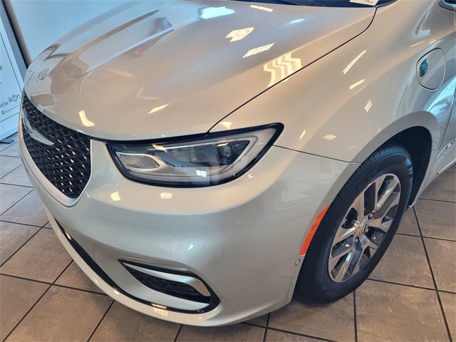 New 2023 Chrysler Pacifica Pinnacle image 6