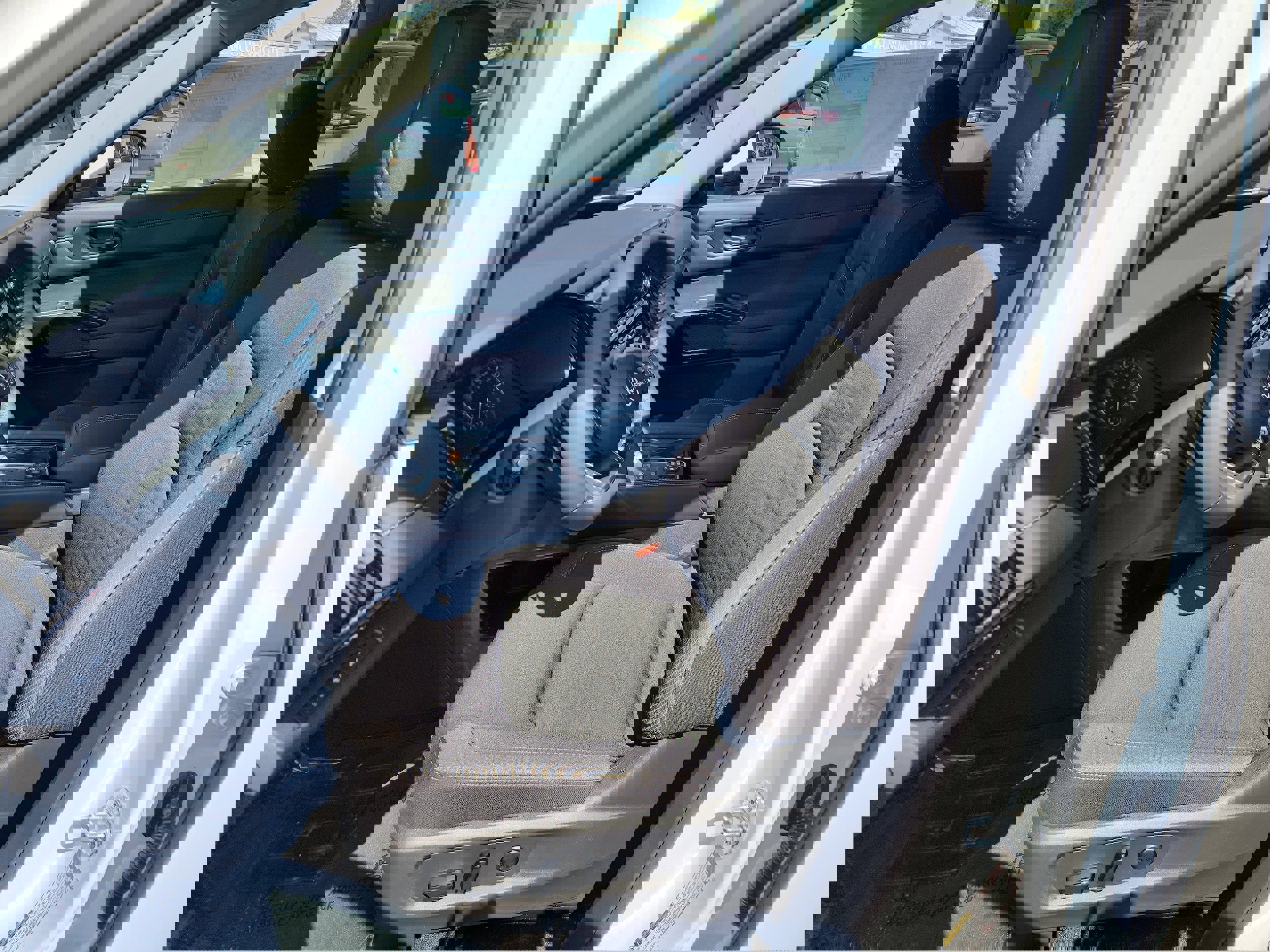 New 2025 Nissan Pathfinder SV image 11