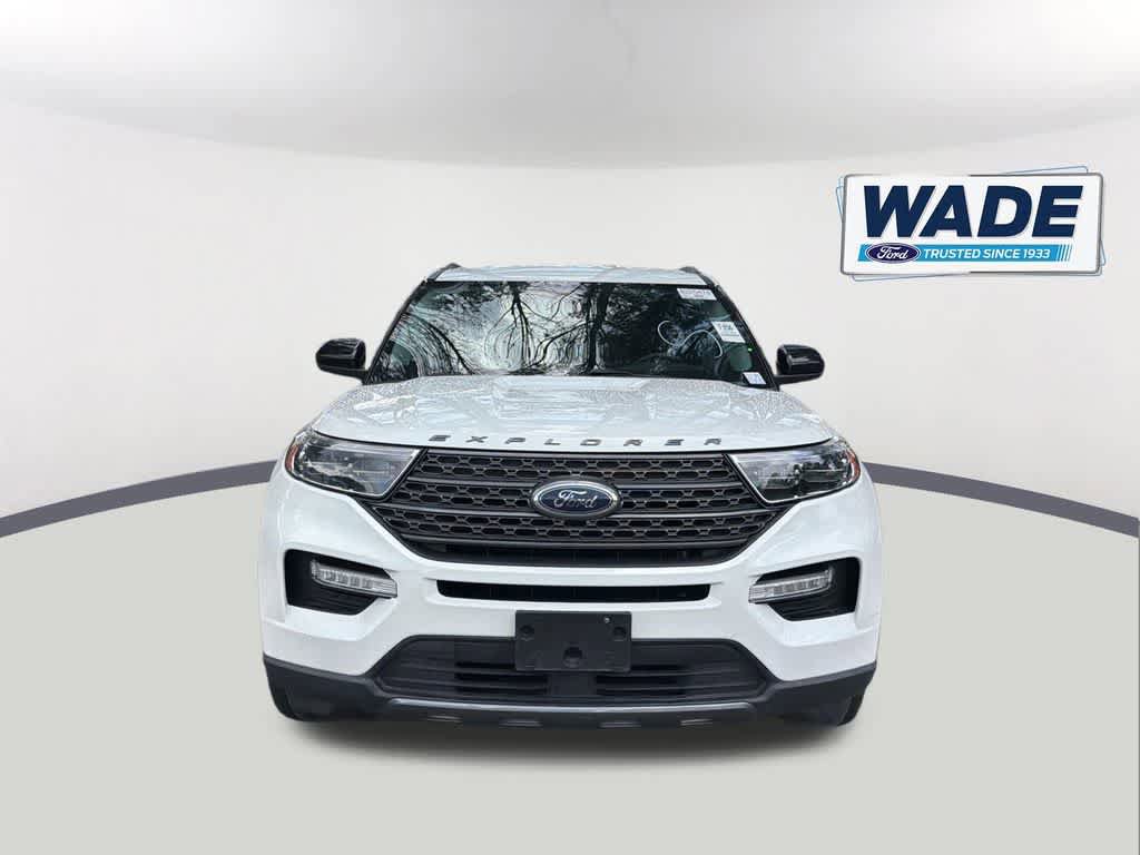 Used 2022 Ford Explorer XLT w/ Equipment Group 202A RWD image 2