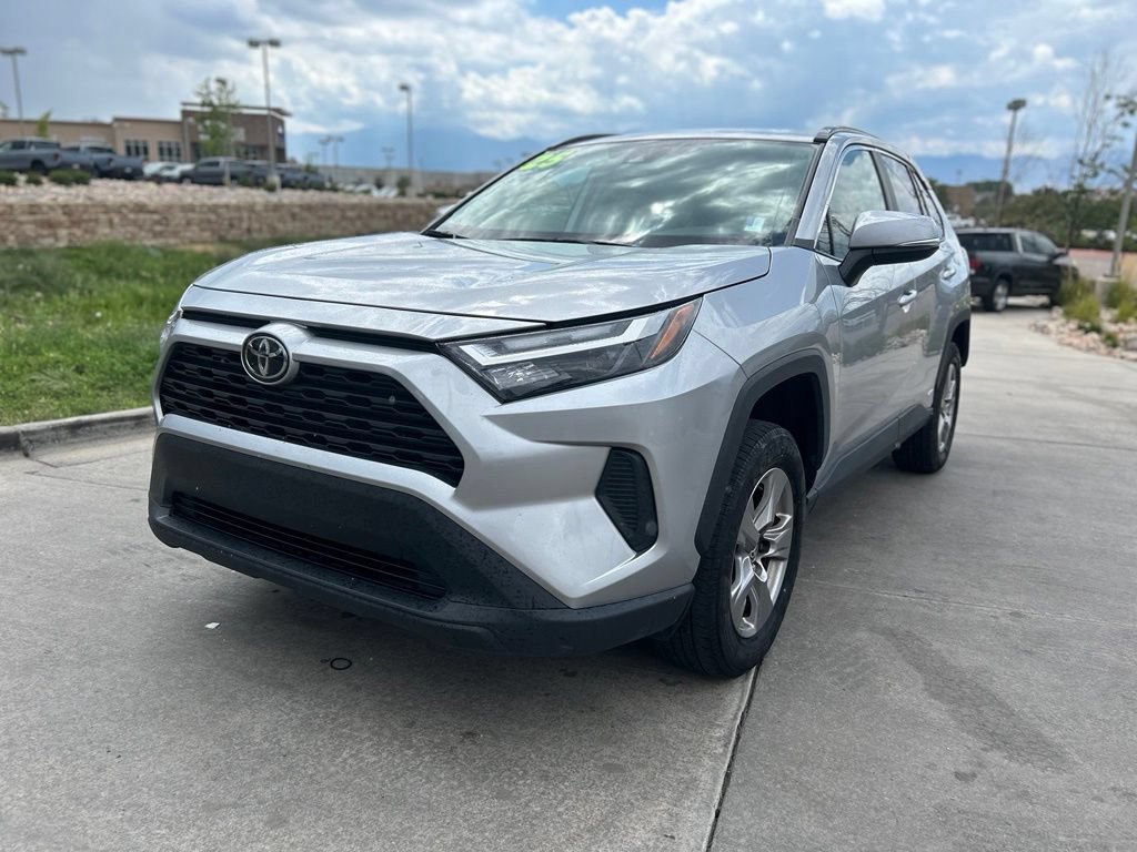 Used 2025 Toyota RAV4 XLE AWD/4WD image 3