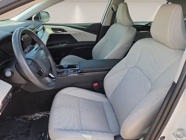 Used 2025 Toyota Camry XLE FWD image 17